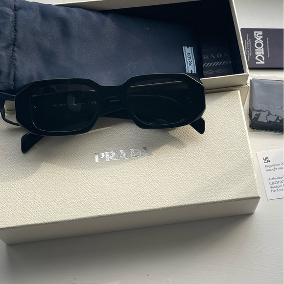 Prada PR 17WS Black/Dark Grey One Size - Picture 7 of 10